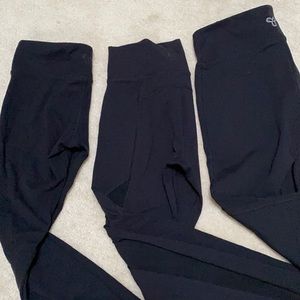 3 pairs of tna leggings